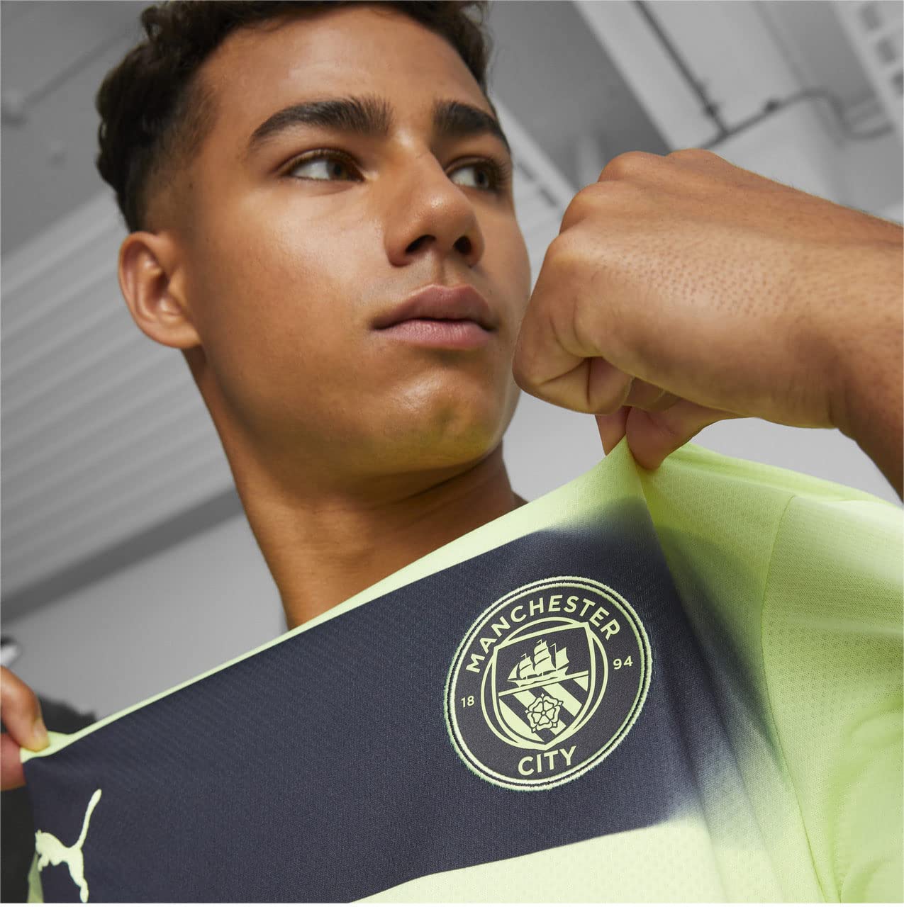 PUMA - Mens MCFC 3Rd Jersey Replica, Color Fizzy Light/Parisian Night, Size: Large