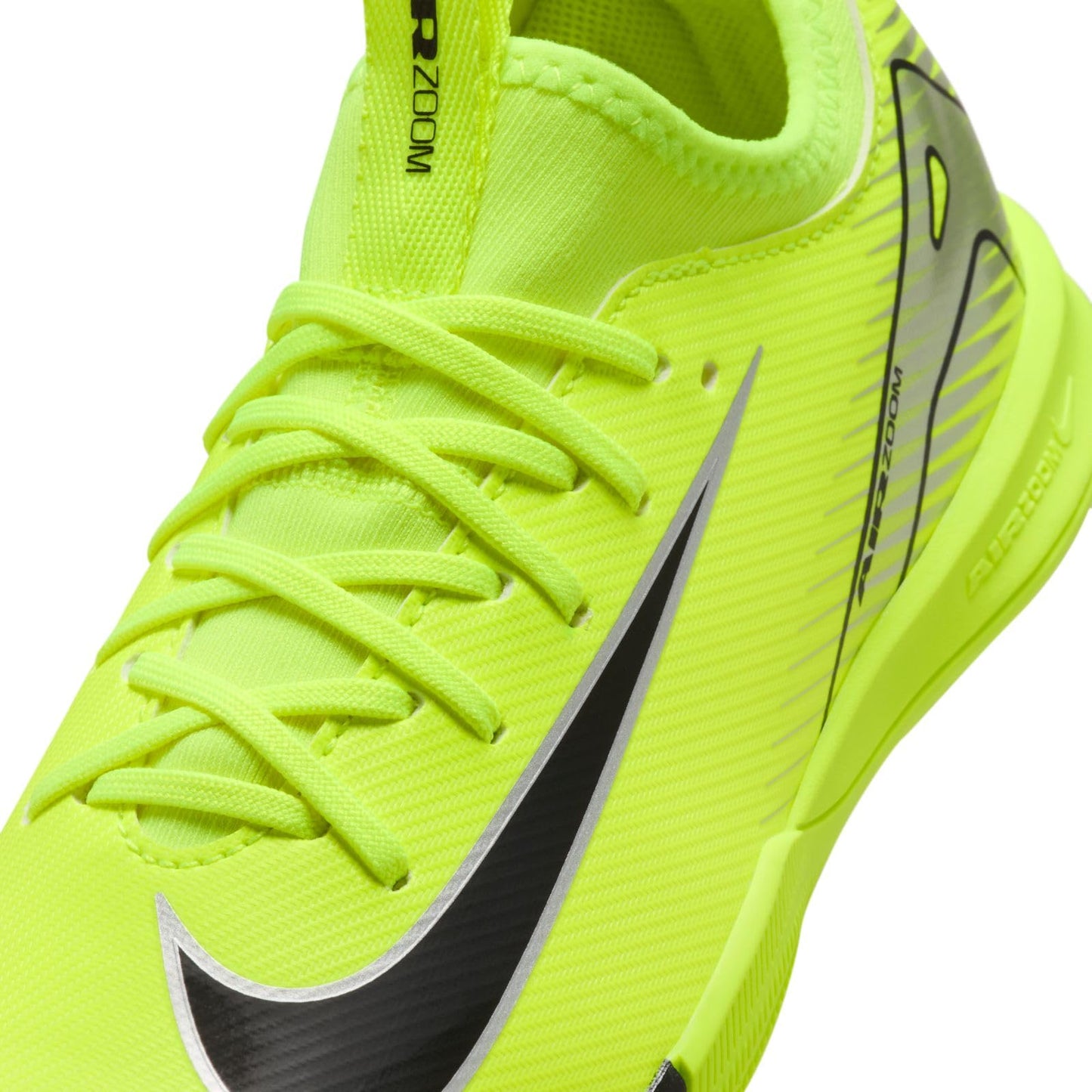 Nike Jr. Mercurial Vapor 16 Academy Little/Big Kids' IC Low-Top Soccer Shoes (FQ8411-700, Volt/Black) Size 3.5