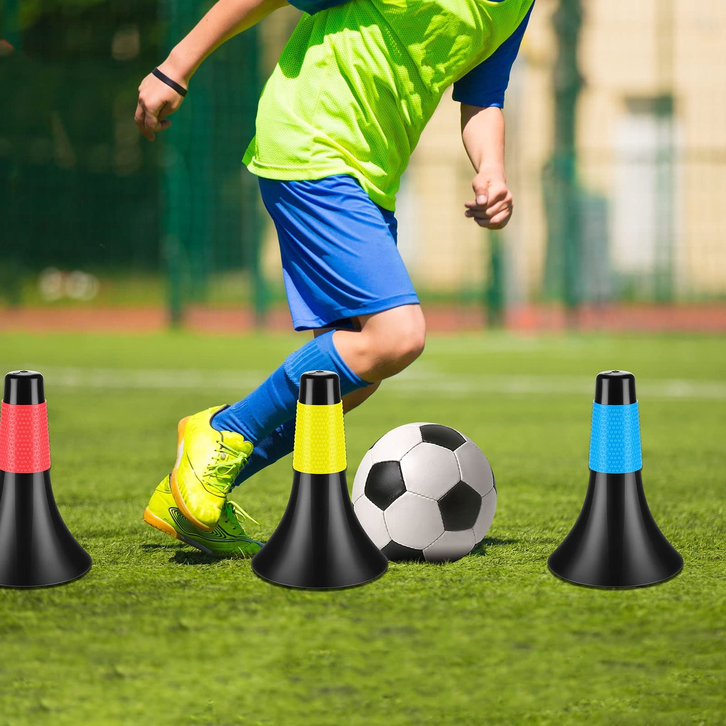 Tuanse 12 Pack Agility Training Sport Cones 9 Inch Flexible Marker Cones with Carry Bag Plastic Soccer Basketball Training Equipment for Indoor Outdoor Speed Grab Drills (Black)