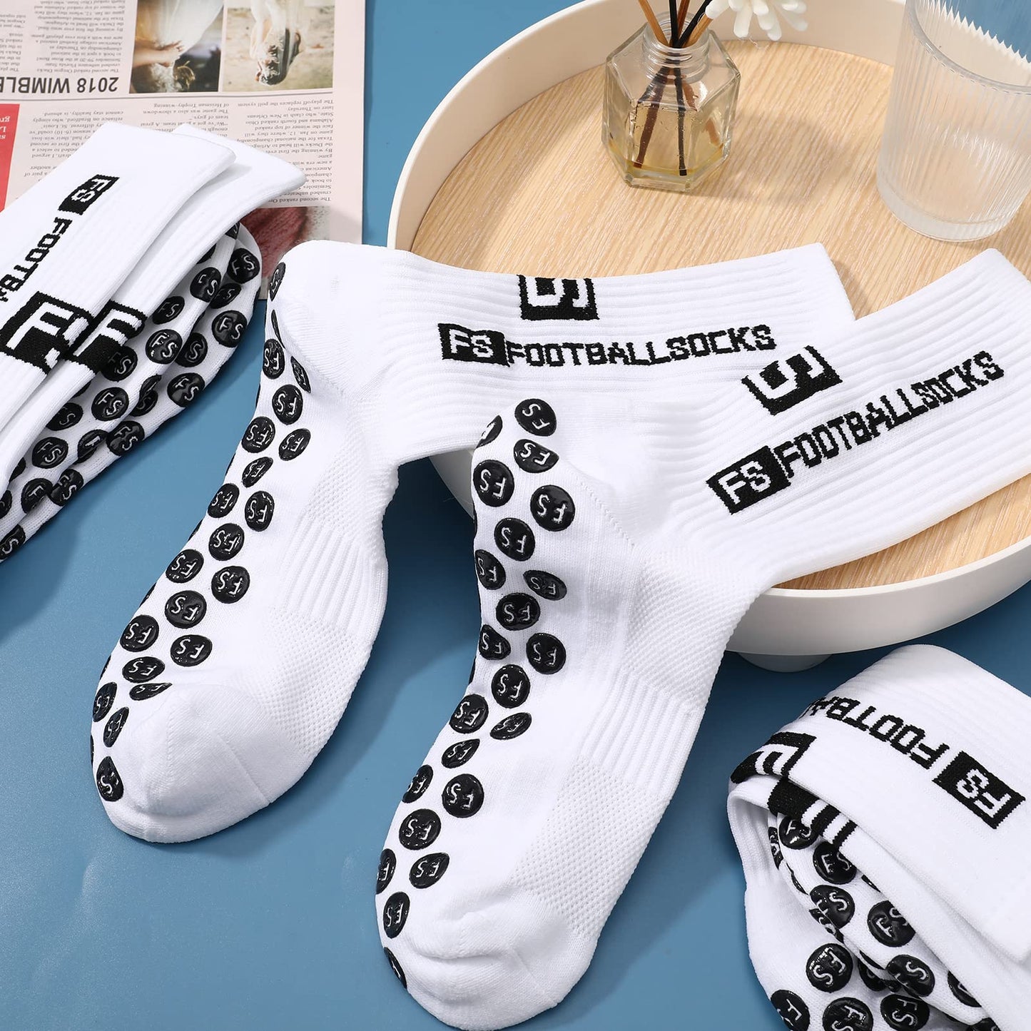 Jspupifip 5 Pairs Grip Soccer Socks for Men Anti Slip Athletic Socks Non-Slip Sports Football Basketball Socks with Grip Pads (White)