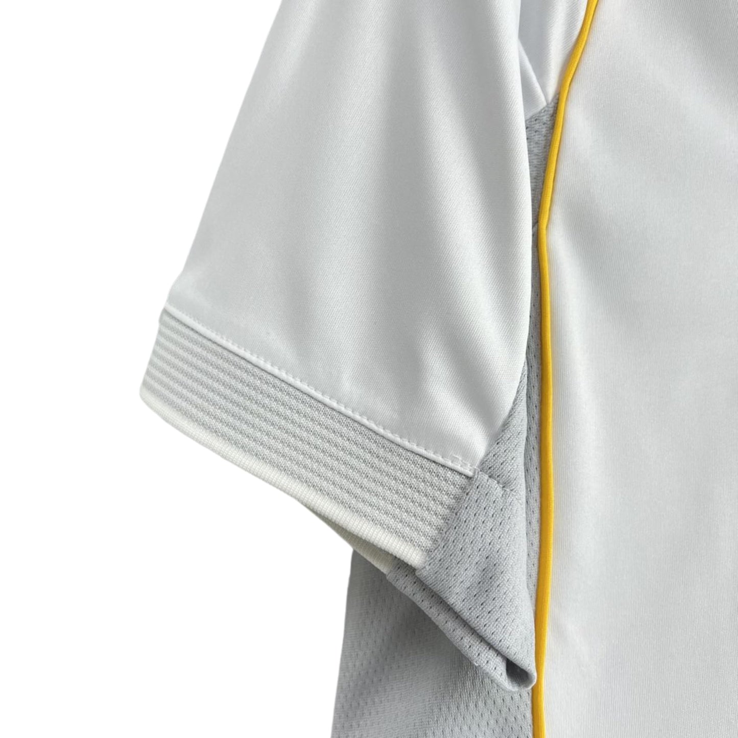 Madrid Bellingham Home Men’s Soccer Jersey Fan Version Short Sleeve Shirt for Game Day, Training, or Casual Wear 2025/26 (US, Alpha, Medium, Regular, Regular, Home)