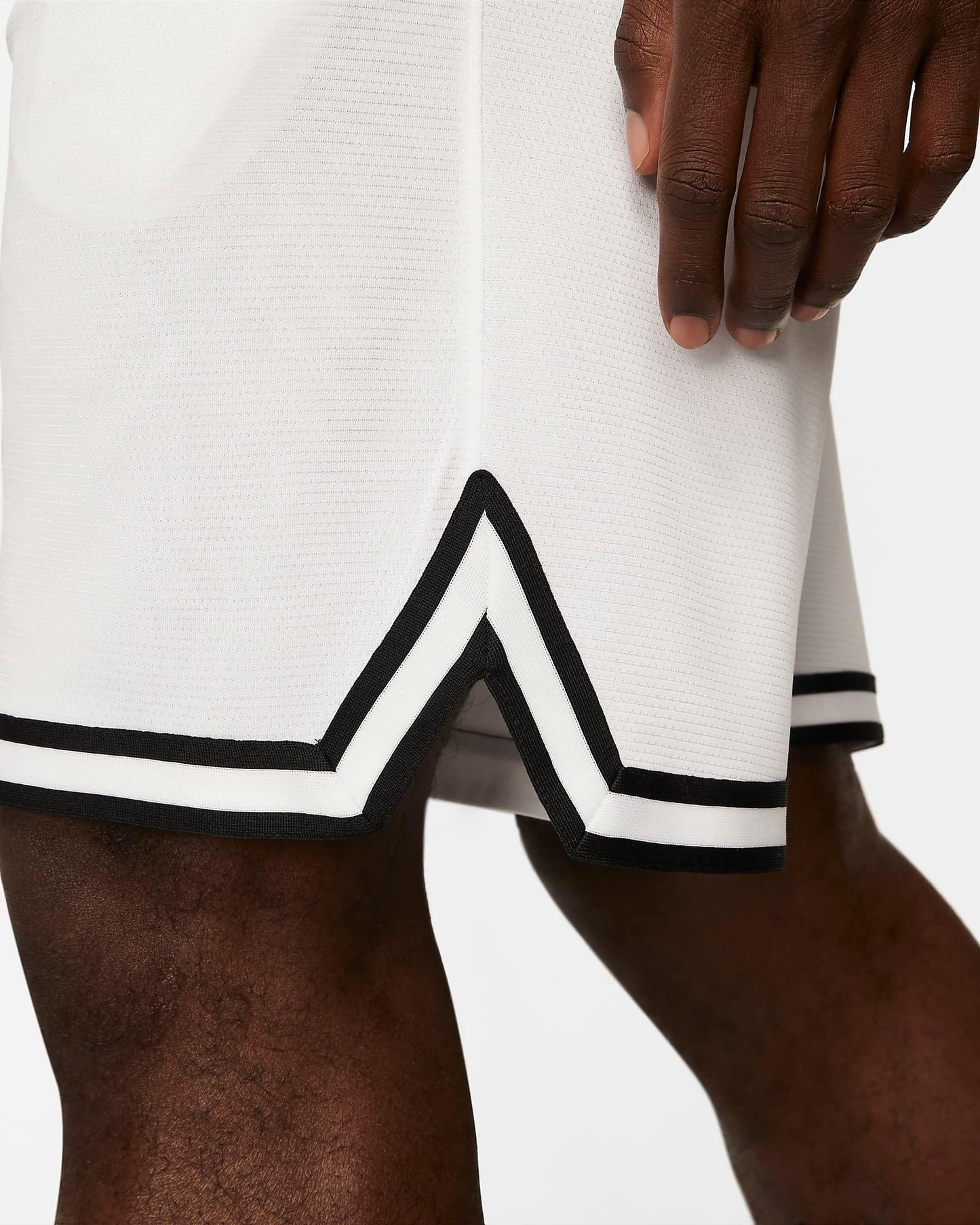 Nike Dri-FIT DNA Men's 10" Basketball Shorts (White/Black, DH7160-100) Size Medium