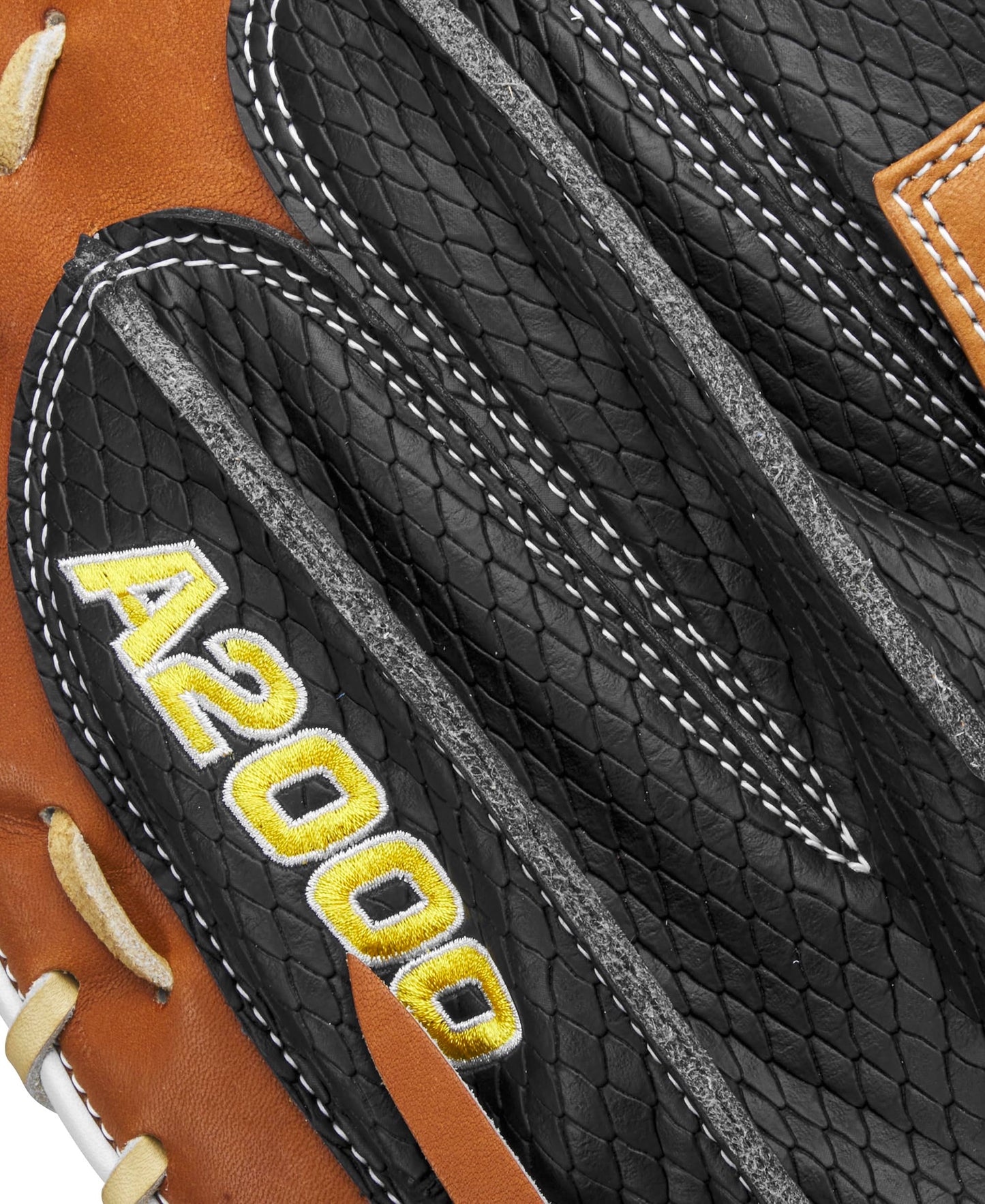 Wilson 2024 A2000 M23SS 33.5” Baseball Catcher’s Mitt - Right Hand Throw, Black/Blonde/White