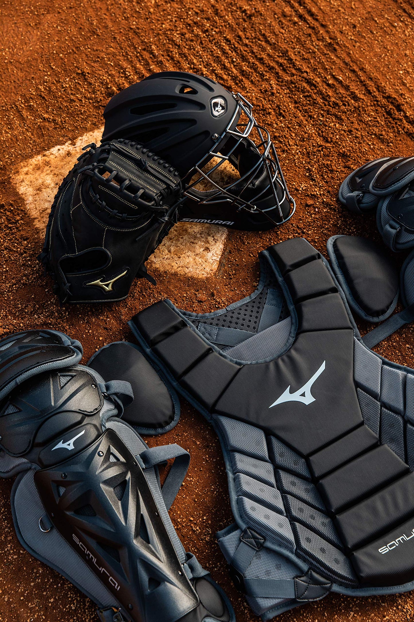 Mizuno Samurai Youth Baseball Boxed Catcher's Gear Set, Black-Yellow, 14" Youth Boys