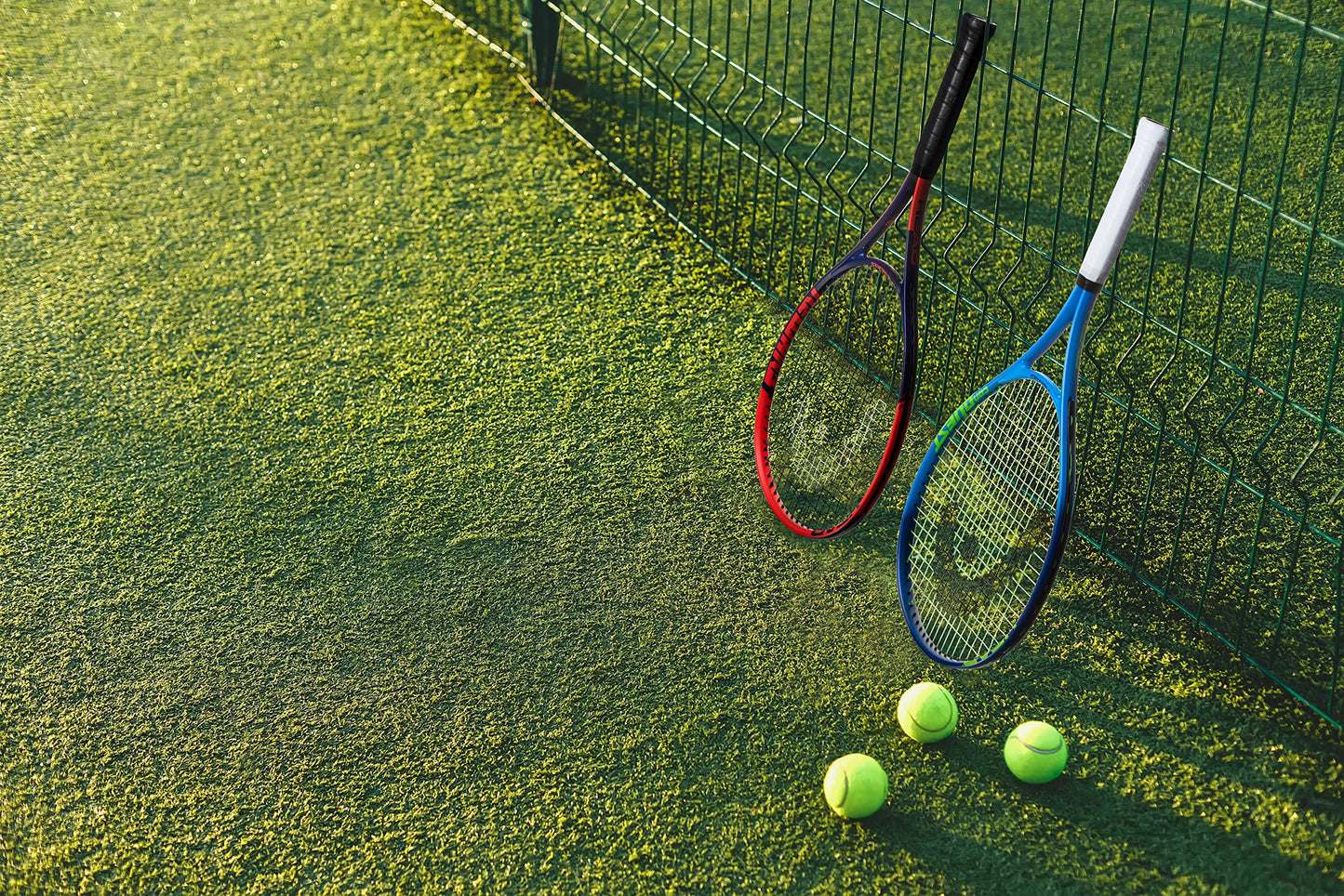 HEAD Ti. Reward Pre-Strung 27 in. Tennis Racquet, Red & Penn Championship- Regular Duty Felt Pressurized Tennis Balls - 1 Can, 3 Balls